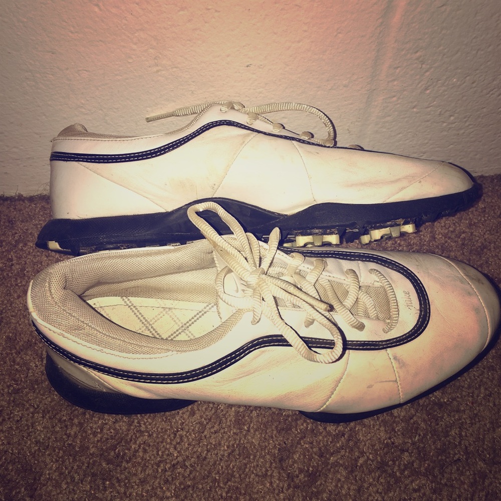 Nike women’s golf shoes